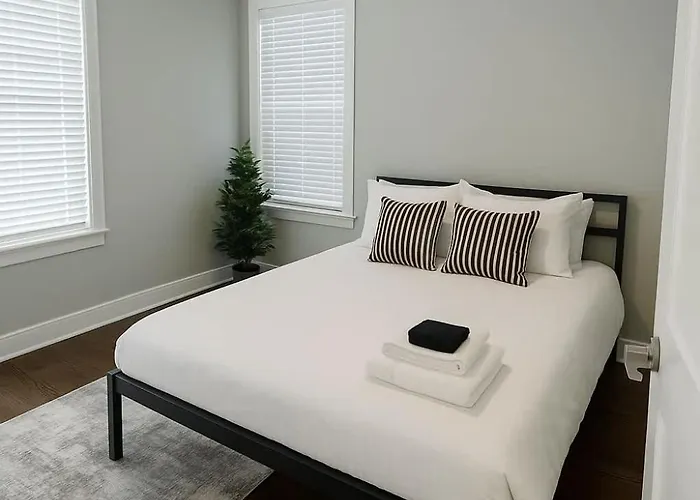 2br Stylishly In Lakeview - Od 3n